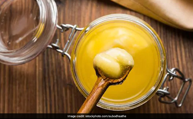 Ghee Benefits For Skin And Hair: घी के बालों और स्किन के लिए हैं ये अद्भुत फायदे, जान लें कैसे करें इस्तेमाल