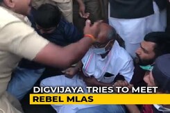 Digvijaya Singh Dragged By Bengaluru Cops, Tried To Meet Rebels Digvijaya Singh Dragged By Bengaluru Cops, Tried To Meet Rebels