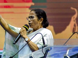 बंगाल चुनाव से पहले तबादलों पर घमासान, ममता बनर्जी बोलीं अघोषित राष्ट्रपति शासन लागू