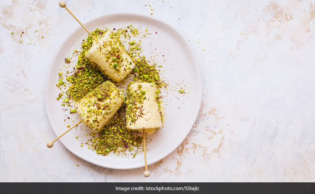 Holi 2022: Thandai Plus Kulfi - This 5-Min Matka Malai Kulfi Is Just What You Need This Festival