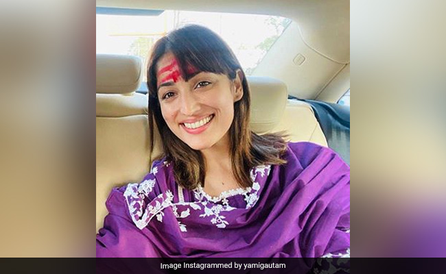 यामी गौतम ने किए कामाख्‍या देवी के दर्शन, 51 शक्ति पीठों में से एक है ये मंदिर