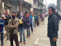 कोरोना वायरस को लेकर लोगों को इस खास अंदाज में जागरूकता फैला रहे हैं मेघालय के सीएम- देखें Video कोरोना वायरस को लेकर लोगों को इस खास अंदाज में जागरूकता फैला रहे हैं मेघालय के सीएम- देखें Video