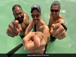 Hrithik Roshan Breaks The Internet Again With "Men At Sea" Selfie Hrithik Roshan Breaks The Internet Again With "Men At Sea" Selfie