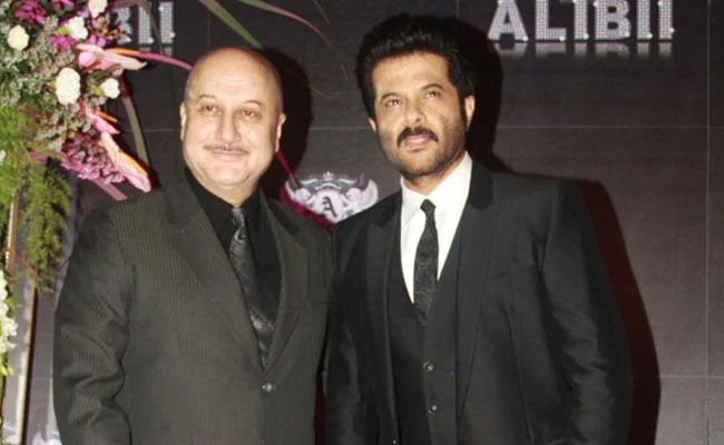 Anil Kapoor Sings To Neighbour Anupam Kher, Who Is In Quarantine After Returning From New York