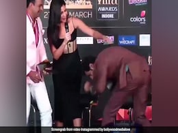 कैटरीना कैफ ने दी कार्तिक आर्यन को लेट होने पर सजा, उठक-बैठक करवाने के साथ मंगवाई माफी- देखें Video कैटरीना कैफ ने दी कार्तिक आर्यन को लेट होने पर सजा, उठक-बैठक करवाने के साथ मंगवाई माफी- देखें Video