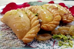 Holi Special: Watch <i>Gujiya</i> Recipe Holi Special: Watch <i>Gujiya</i> Recipe