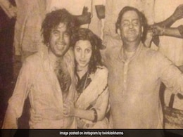 ट्विंकल खन्ना ने कपूर परिवार की पुरानी होली Photo की शेयर, यूं दिखे राजेश खन्ना और डिंपल कपाड़िया ट्विंकल खन्ना ने कपूर परिवार की पुरानी होली Photo की शेयर, यूं दिखे राजेश खन्ना और डिंपल कपाड़िया