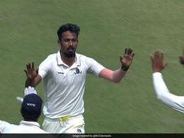 अब इस 'गरीब' और अनजाने तेज गेंदबाज ने दिया पीएम और सीएम फंड में दान, अमीर स्टार सीमर अभी भी हैं 'खामोश' अब इस 'गरीब' और अनजाने तेज गेंदबाज ने दिया पीएम और सीएम फंड में दान, अमीर स्टार सीमर अभी भी हैं 'खामोश'