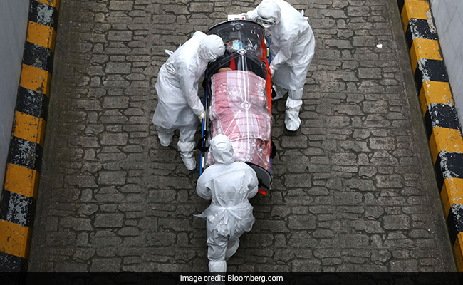 Top Coronavirus Doctor Explains Who's At Higher Risk of Dying