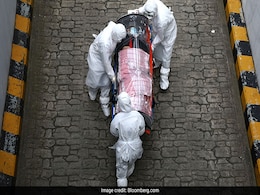 Coronavirus in America: कोरोना से जंग में कई भारतीय अमेरिकी चिकित्सकों ने गंवाई जान Coronavirus in America: कोरोना से जंग में कई भारतीय अमेरिकी चिकित्सकों ने गंवाई जान