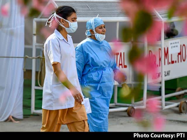 कोविड-19: देश में एक दिन में नए मरीजों की संख्या में कमी, सामने आए 53,601 मरीज, विश्वभर में मामले हुए दो करोड़