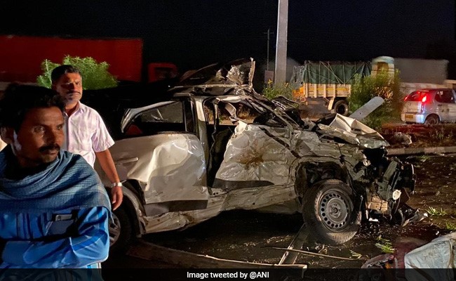 13 Killed, 5 Injured In Road Accident In Karnataka's Tumakuru