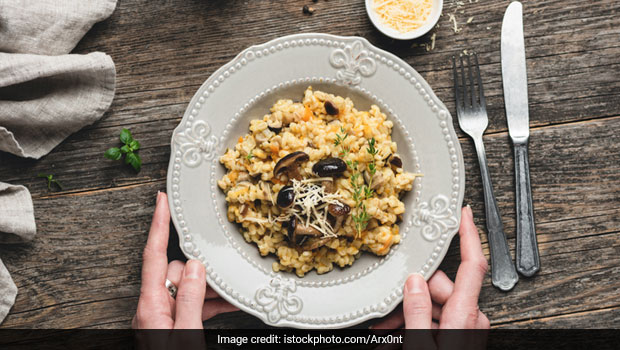 Restaurant-Style Pulao: Kashmiri Mushroom Pulao Recipe By Mealability's Chef Is A Must-Try During (Watch Recipe Video)