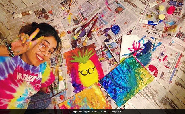 Coronavirus: How Janhvi Kapoor, Malaika Arora, Karisma Kapoor And Others Are Spending Their Quarantine