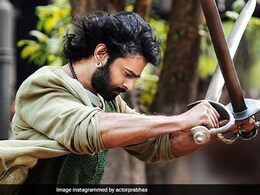 Baahubali The Epic Box Office Collection Day 1: फिर से सिनेमाघरों पर छाए प्रभास, बाहुबली द एपिक ने कमाई में बनाया रिकॉर्ड Baahubali The Epic Box Office Collection Day 1: फिर से सिनेमाघरों पर छाए प्रभास, बाहुबली द एपिक ने कमाई में बनाया रिकॉर्ड