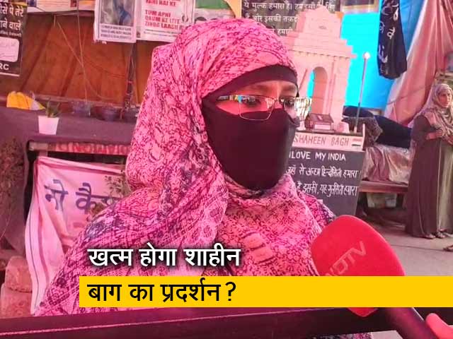 शाहीन बाग में 94 दिन से धरना जारी, कोरोना से बचने के लिए लगाए गए तख्त