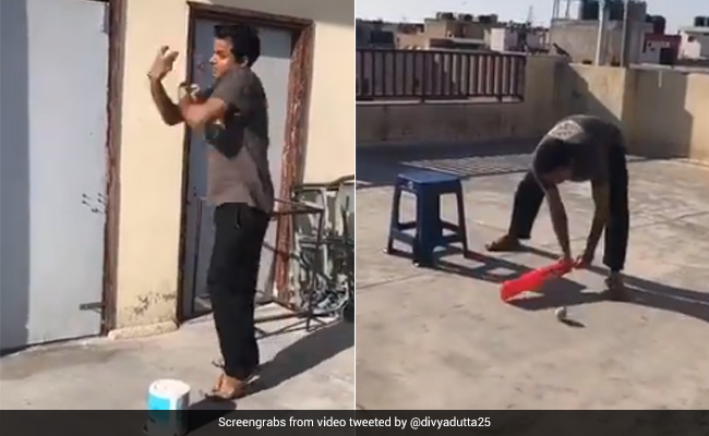 TikTok Viral Video: लॉकडाउन का इस शख्स पर पड़ा ऐसा असर, खुद बॉलिंग कर खुद ही करने लगा बैटिंग