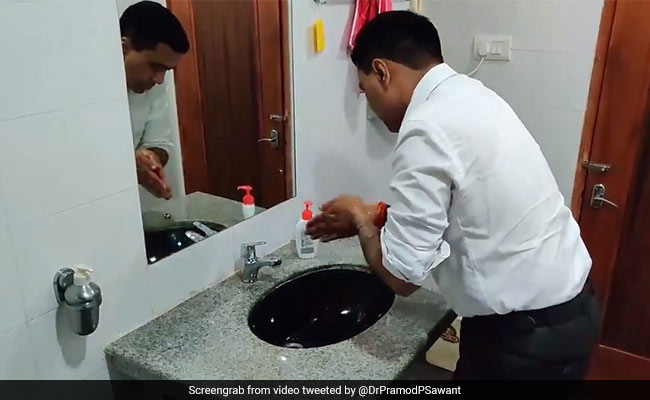 Pramod Sawant Takes Up Smriti Irani's #SafeHandsChallenge Amid Pandemic