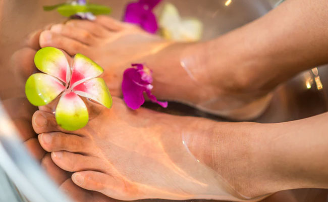Goodbye Dry Feet! Try These 4 Natural Home Remedies For Beautiful Skin