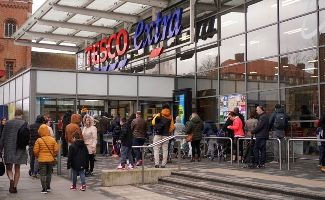 London Braces For Lockdown As Supermarkets See Panic Buying: 10 Points