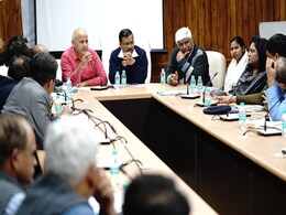 सीएम अरविंद केजरीवाल ने हिंसा के चलते घर छोड़कर जाने वालों से की लौटने की अपील सीएम अरविंद केजरीवाल ने हिंसा के चलते घर छोड़कर जाने वालों से की लौटने की अपील