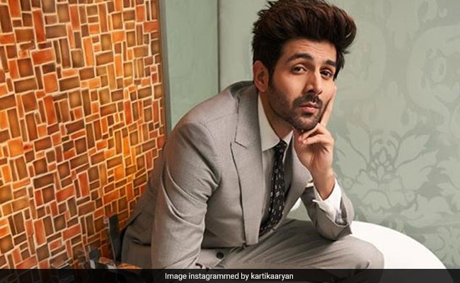 Kartik Aaryan And A Bathtub - What His Work From Home Scene Looks Like
