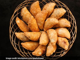 Holi Recipe 2026: होली पर बनाएं बिना तेल की स्वादिष्ट और हेल्दी गुजिया, नोट करें रेसिपी