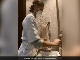 दीपिका पादुकोण ने मुंह पर मास्क पहनकर, हाथ धोते हुए Video किया पोस्ट, तो लोग बोले- ओवरएक्टिंग... दीपिका पादुकोण ने मुंह पर मास्क पहनकर, हाथ धोते हुए Video किया पोस्ट, तो लोग बोले- ओवरएक्टिंग...