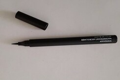 Swirlster Beauty Review: We Try The SUGAR Cosmetics Wingman Microliner Swirlster Beauty Review: We Try The SUGAR Cosmetics Wingman Microliner