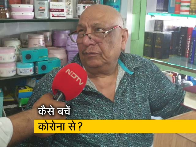 भारत में कोरोना वायरस का बढ़ा प्रभाव, सैनेटाइजर की बिक्री बढ़ी