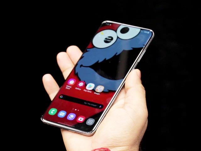 Samsung Galaxy S20+ Review - Is It Worth the Premium?