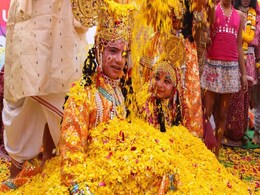 Holi 2020: शिव-पार्वती से राधा-कृष्ण तक क्या आप जानतें हैं होली से जुड़ी ये मान्यताएं? Holi 2020: शिव-पार्वती से राधा-कृष्ण तक क्या आप जानतें हैं होली से जुड़ी ये मान्यताएं?