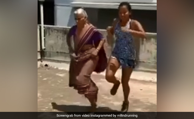 मिलिंद सोमन की मॉम ने 81 साल की उम्र में 28 साल की बहू को दिया लंगड़ी टांग का चैलेंज, देखें Video