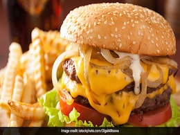 UK Woman Drives Across Three Counties To Eat Burger In Lockdown, Fined By Police UK Woman Drives Across Three Counties To Eat Burger In Lockdown, Fined By Police