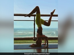 अलाया फर्नीचरवाला लॉकडाउन में योग मुद्रा करने की कर रही थीं कोशिश, लेकिन अचानक गिर पड़ी... देखें Video अलाया फर्नीचरवाला लॉकडाउन में योग मुद्रा करने की कर रही थीं कोशिश, लेकिन अचानक गिर पड़ी... देखें Video