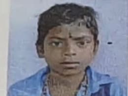 12 साल की बच्ची की 100 किमी चलने से हुई मौत, बॉलीवुड डायरेक्टर बोले- सरकारें विफल रही हैं... 12 साल की बच्ची की 100 किमी चलने से हुई मौत, बॉलीवुड डायरेक्टर बोले- सरकारें विफल रही हैं...
