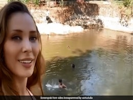 सलमान खान के फार्महाउस से यूलिया वंतूर का Video हुआ वायरल, गांववालों के साथ मछलियां पकड़ती आईं नजर... सलमान खान के फार्महाउस से यूलिया वंतूर का Video हुआ वायरल, गांववालों के साथ मछलियां पकड़ती आईं नजर...