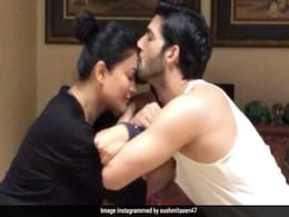 सुष्मिता सेन बॉयफ्रेंड रोहमन शॉल के साथ इस अंदाज में योग करती आईं नजर, Video शेयर कर बोलीं- घर बसाना... सुष्मिता सेन बॉयफ्रेंड रोहमन शॉल के साथ इस अंदाज में योग करती आईं नजर, Video शेयर कर बोलीं- घर बसाना...