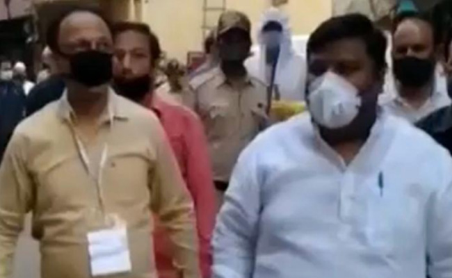 Delhi Minister Accused Of Violating Lockdown, Confronted By Senior Cop