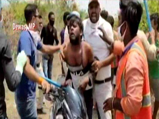 On Camera, Madhya Pradesh Sanitation Worker Attacked