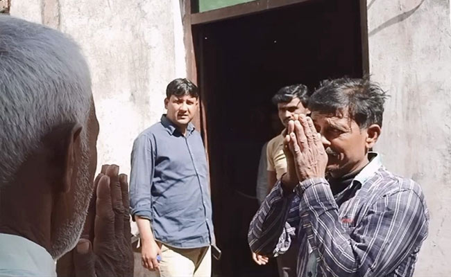 मुसलमानों ने अपने गांव में हिंदू मजदूरों को रोका, भोजन के अलावा जरूरी सामान मुहैया कराया