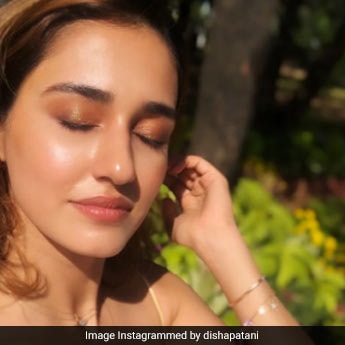 Disha Patani Welcomes Sunny Days With A Summery Makeup Look