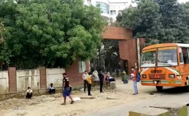 On Camera, 69 COVID-19 Patients Wait On Footpath Outside UP Hospital For Admission