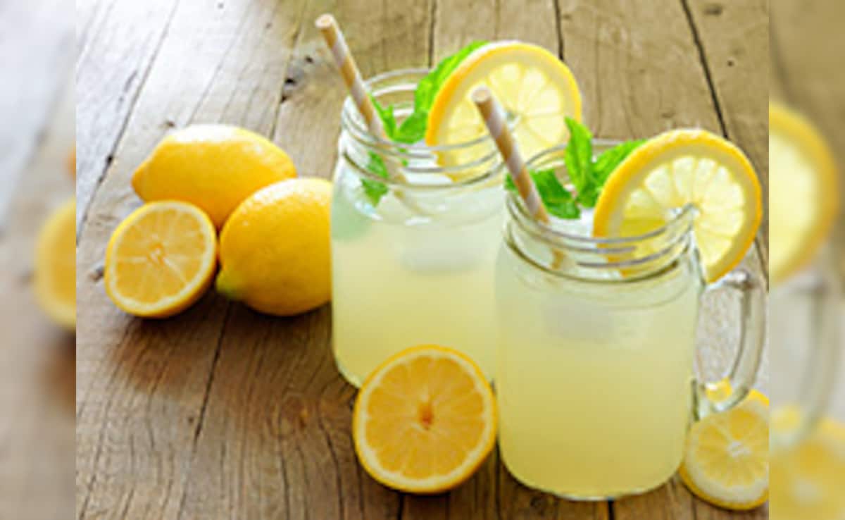 सर्दियों में नींबू पानी पीना चाहिए या नहीं? जानिए इसके फायदे और नुकसान