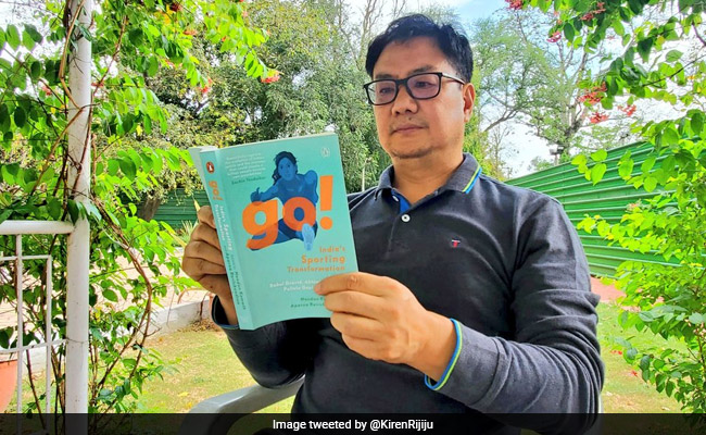 Rajkummar Rao, Prasoon Joshi, Kiren Rijiju Join Education Minister's #MyBookMyFriend Campaign