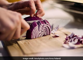 Kitchen Tips: 3 Easy Ways To Keep Cutting Board From Slipping Kitchen Tips: 3 Easy Ways To Keep Cutting Board From Slipping
