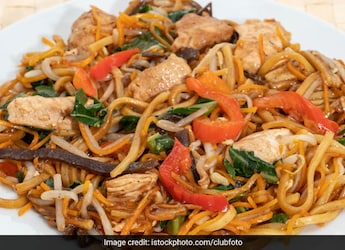 6 Quick Tips To Make Kolkata Street-Style Chicken Chowmein (Recipe Inside) 6 Quick Tips To Make Kolkata Street-Style Chicken Chowmein (Recipe Inside)