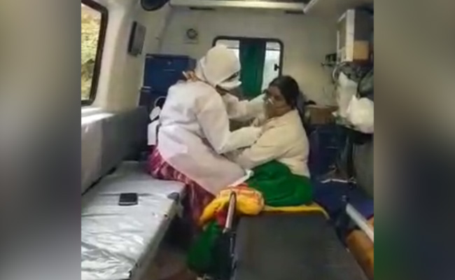 Lockdown: आईसीयू में लगा था ताला, गंभीर बीमार महिला ने गेट के बाहर दम तोड़ा