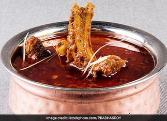 Lal Maas, Tawa Mutton And More: Try Out These 7 Hot And Spicy Mutton Curries At Home Lal Maas, Tawa Mutton And More: Try Out These 7 Hot And Spicy Mutton Curries At Home