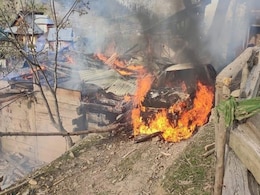 जम्मू कश्मीर: कुपवाड़ा में पाकिस्तान की तरफ से हुई गोलीबारी में मासूम सहित तीन नागरिकों की मौत, कई घर तबाह  जम्मू कश्मीर: कुपवाड़ा में पाकिस्तान की तरफ से हुई गोलीबारी में मासूम सहित तीन नागरिकों की मौत, कई घर तबाह
